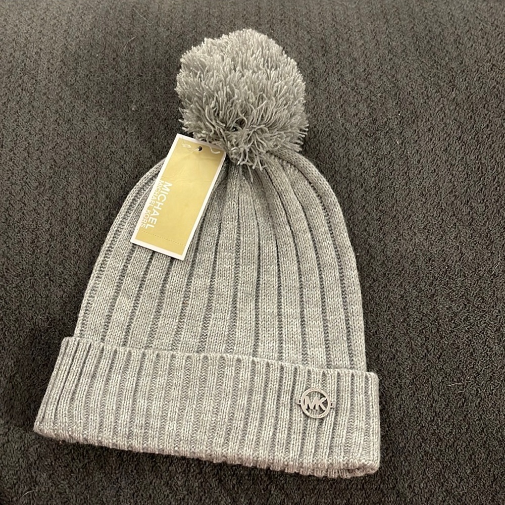 New Michael Kors Gray Grey Knit Hat D23